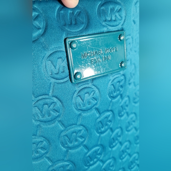 Michael Kors Neoprene Jet Set Monogram Teal Tote - Picture 3 of 10